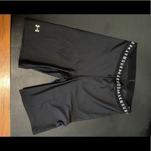 Women’s Under Armour 7” bike shorts